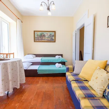 Apartment Annetas House *